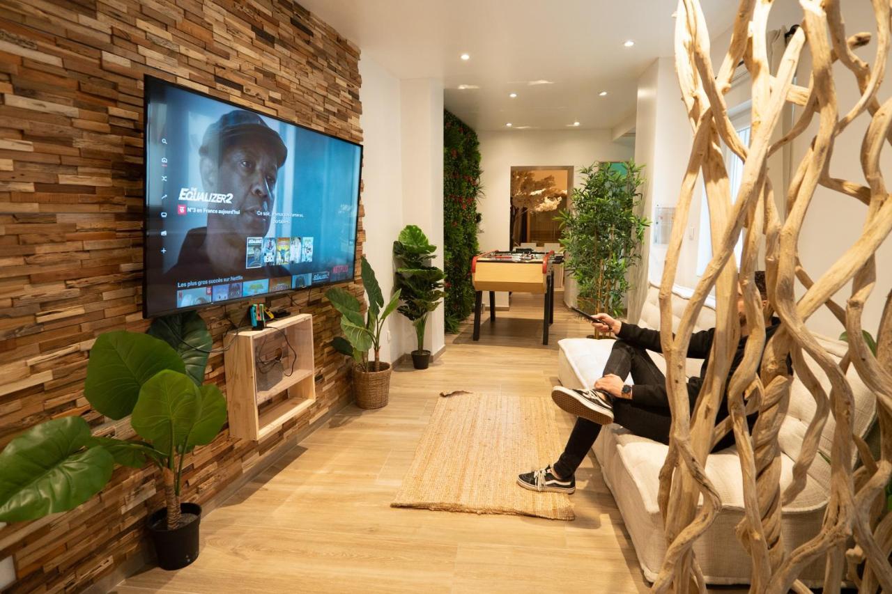 Capsule Thailande I Sauna I Balnéo I Console I jeux en bois I Cinéma I cour intérieure Trith-Saint-Leger Extérieur photo