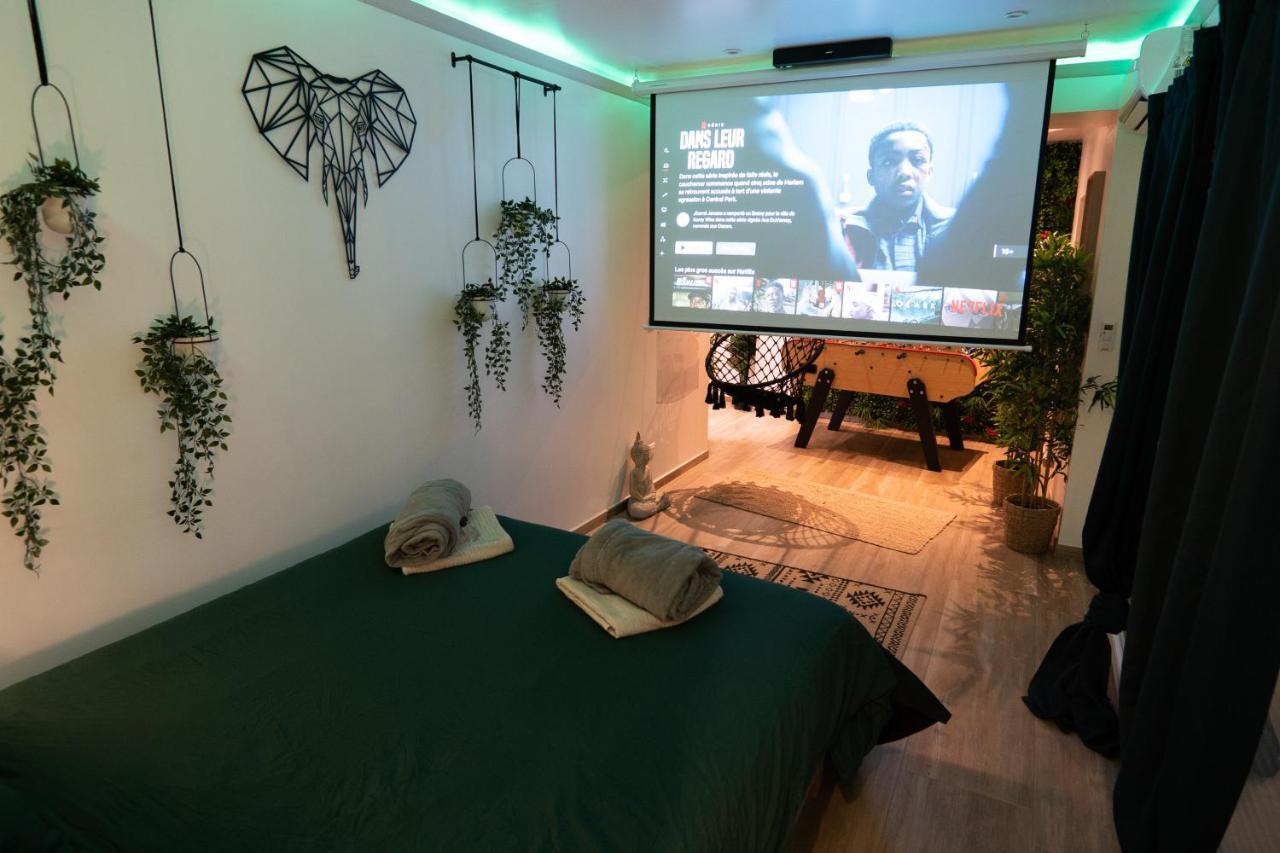Capsule Thailande I Sauna I Balnéo I Console I jeux en bois I Cinéma I cour intérieure Trith-Saint-Leger Extérieur photo