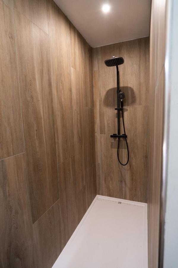 Capsule Thailande I Sauna I Balnéo I Console I jeux en bois I Cinéma I cour intérieure Trith-Saint-Leger Extérieur photo